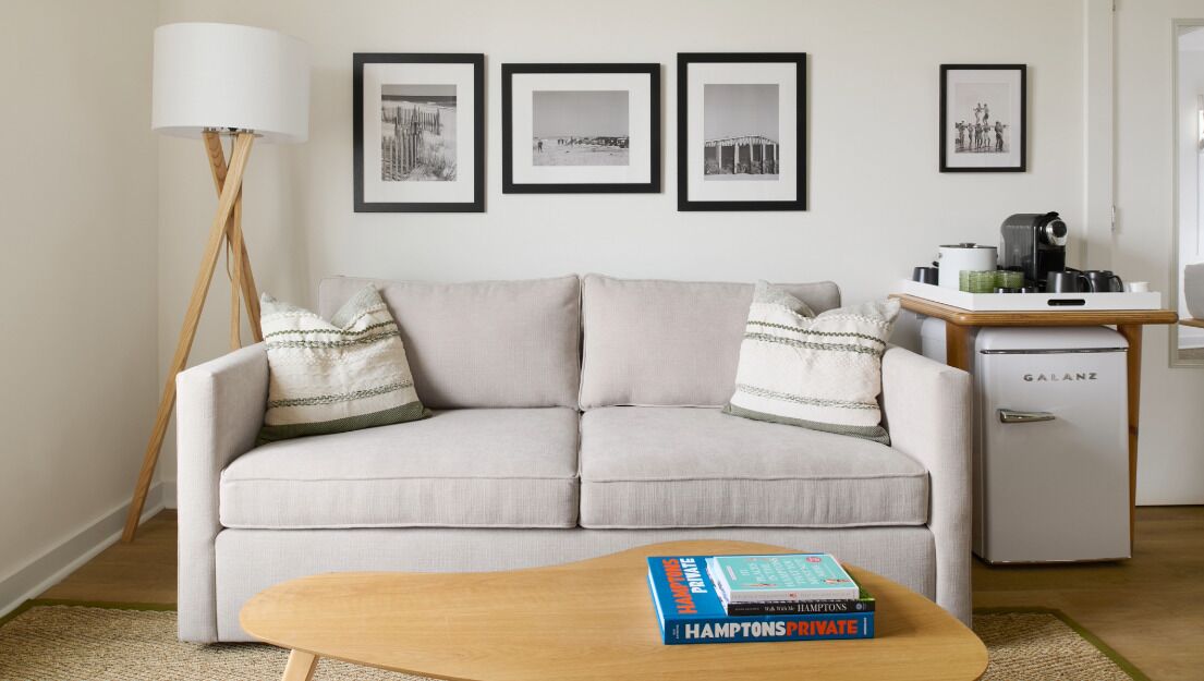 Waterfront Queen Suite | Living area