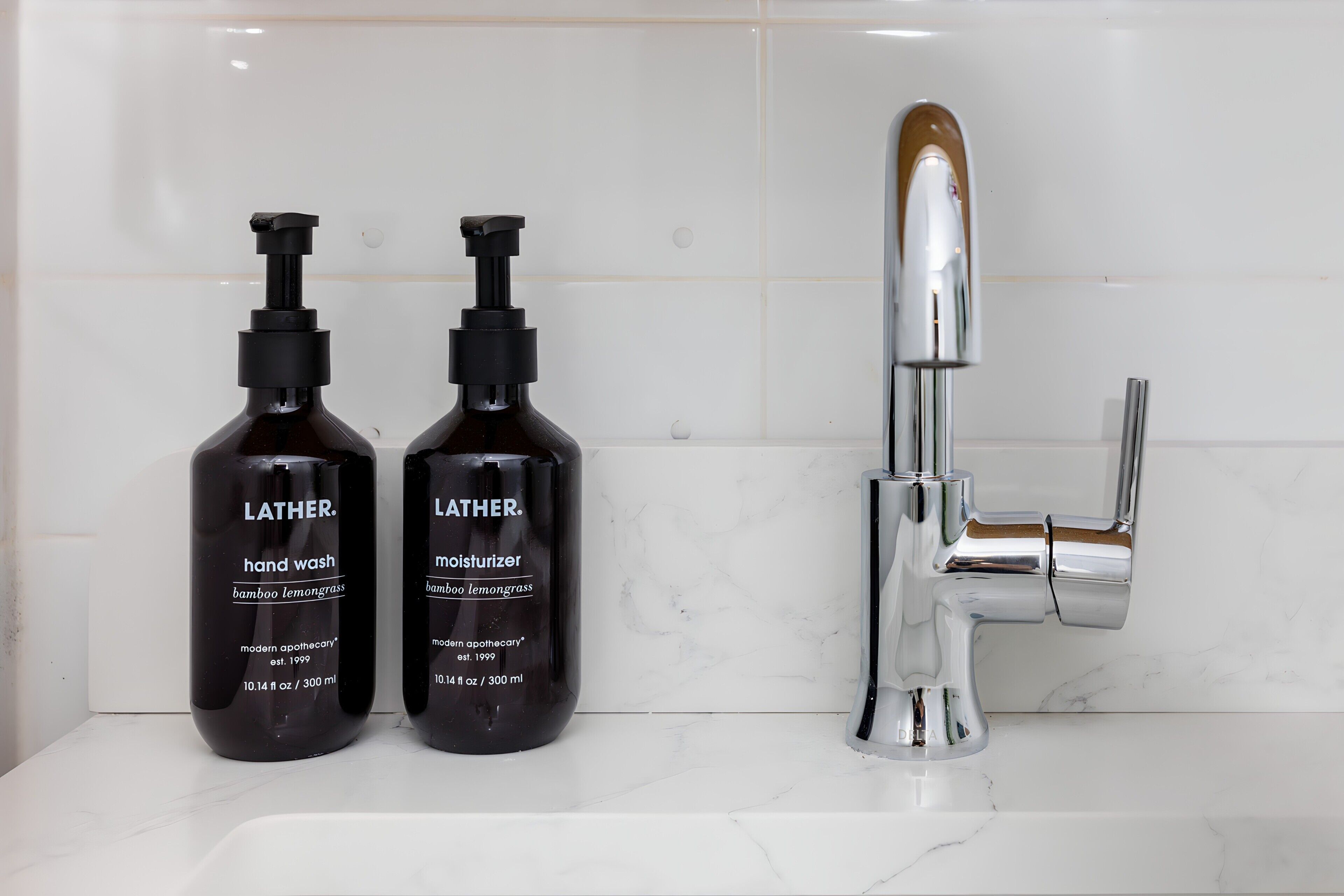 Combined shower/tub, deep soaking tub, free toiletries, hair dryer