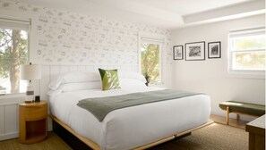 Down duvets, free WiFi, bed sheets - The Penny Lane (Hampton Bays)