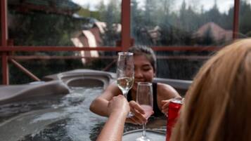 Apartment, 2 Bedrooms, Hot Tub | Outdoor spa tub