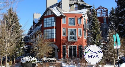 Alpenglow Lodge by MountainView