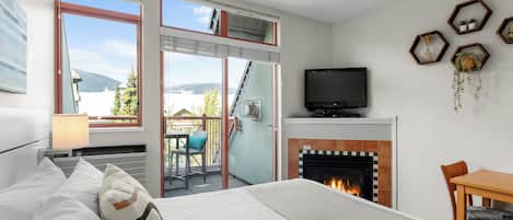 Studiosuite, 1 Queen-Bett, Balkon | Hochwertige Bettwaren, Daunenbettdecken, individuell dekoriert