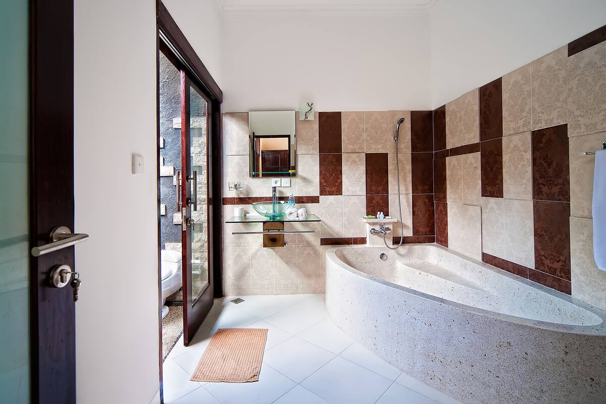 free toiletries, hair dryer, bathrobes, slippers