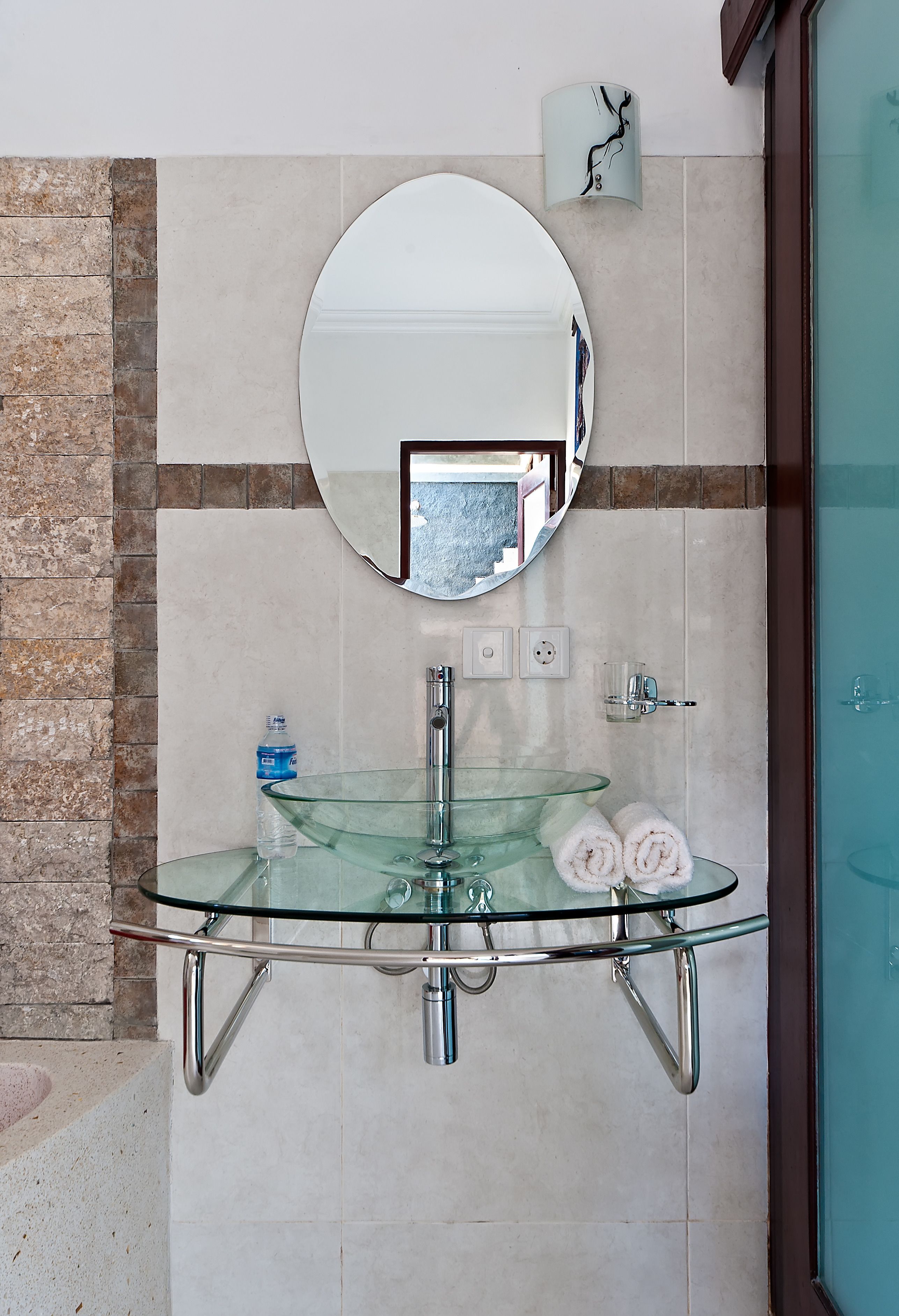 bungalow deluxe | bathroom | free toiletries, hair dryer, bathrobes, slippers