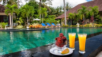 Outdoor pool, sun loungers