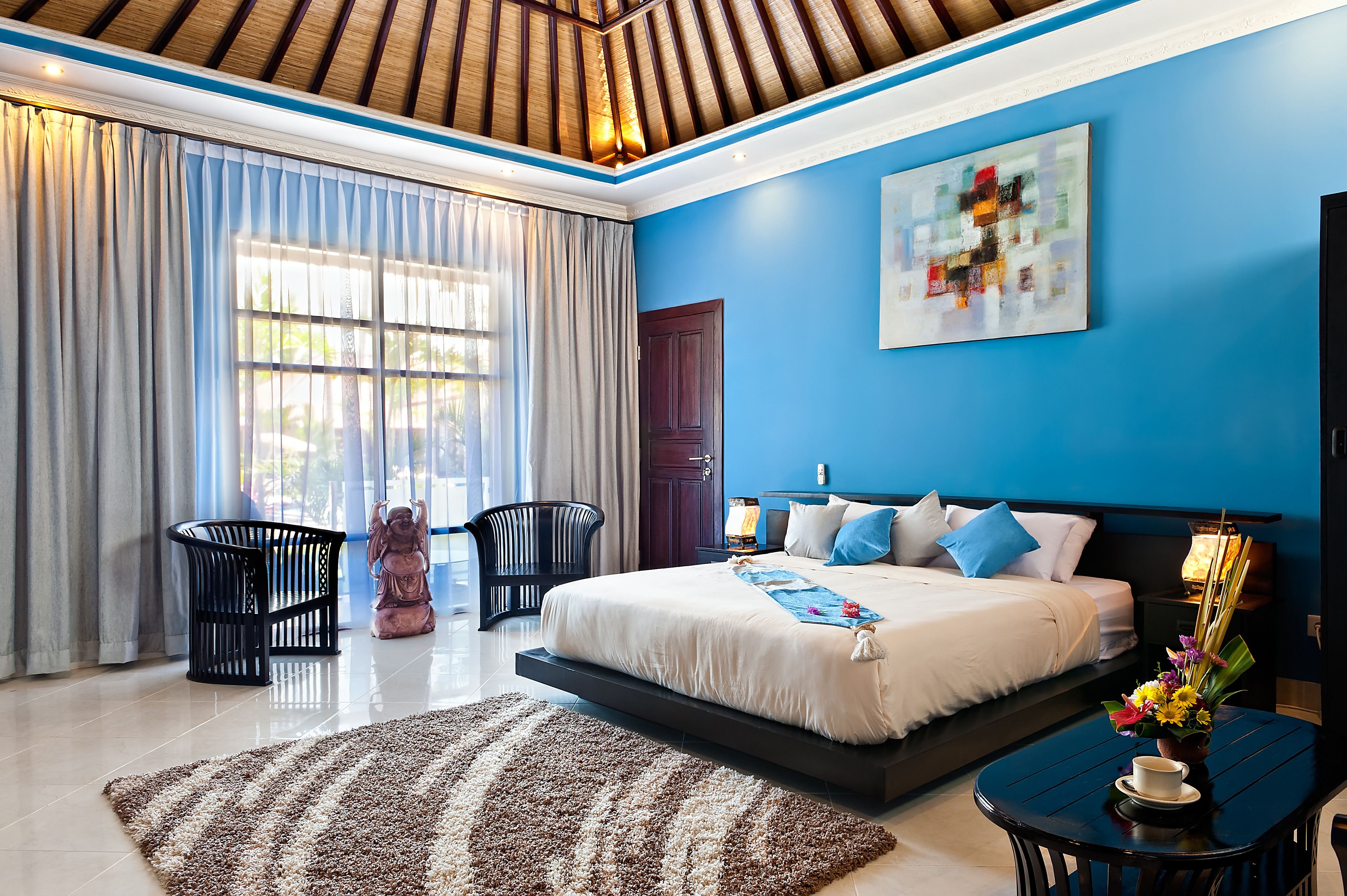 bungalow suite | living room | plasma tv, dvd player