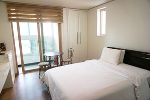 Standard Double Room | Desk, iron/ironing board, free WiFi, bed sheets - EAN Residence Hotel (Daejeon)