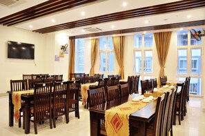 Lunch and dinner served - Tay Bac Hotel (Da Nang)