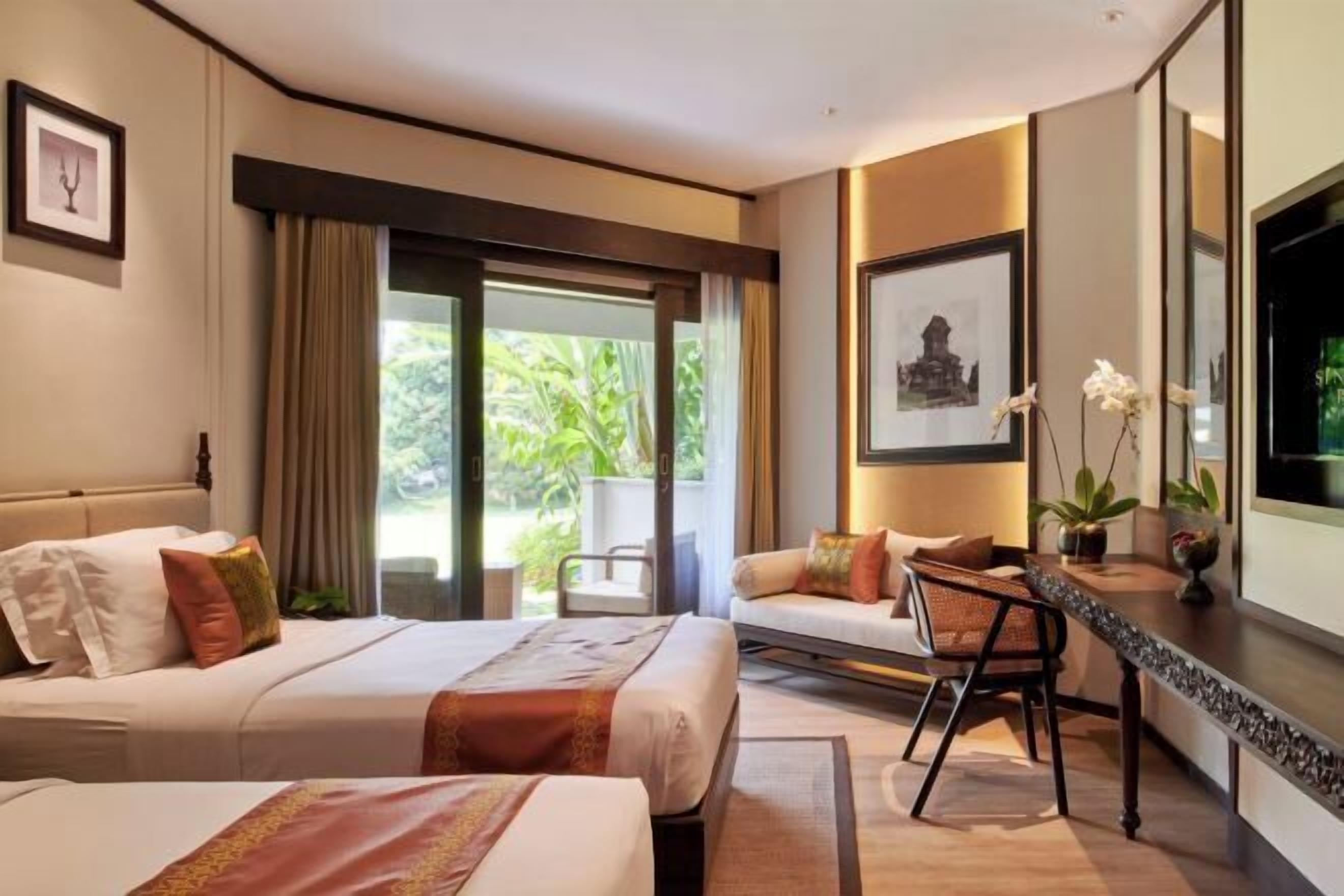 In-room safe, desk, iron/ironing board, free WiFi