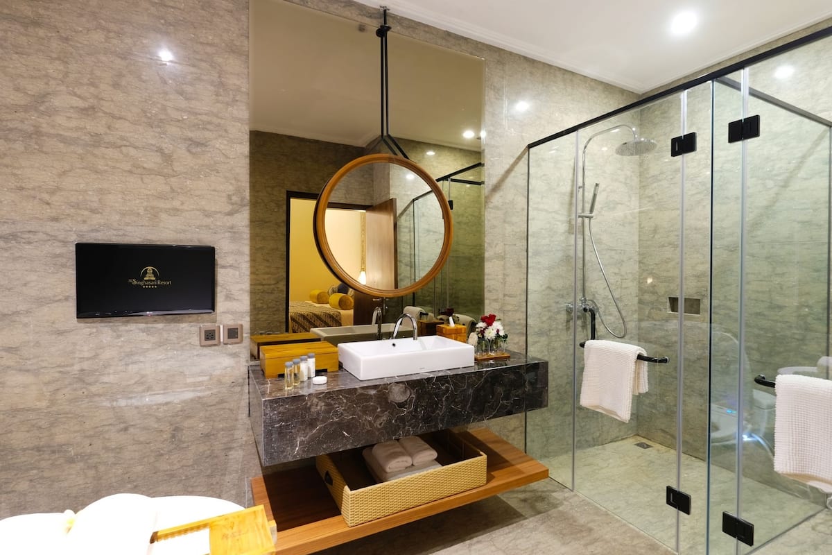 free toiletries, hair dryer, bidet, towels