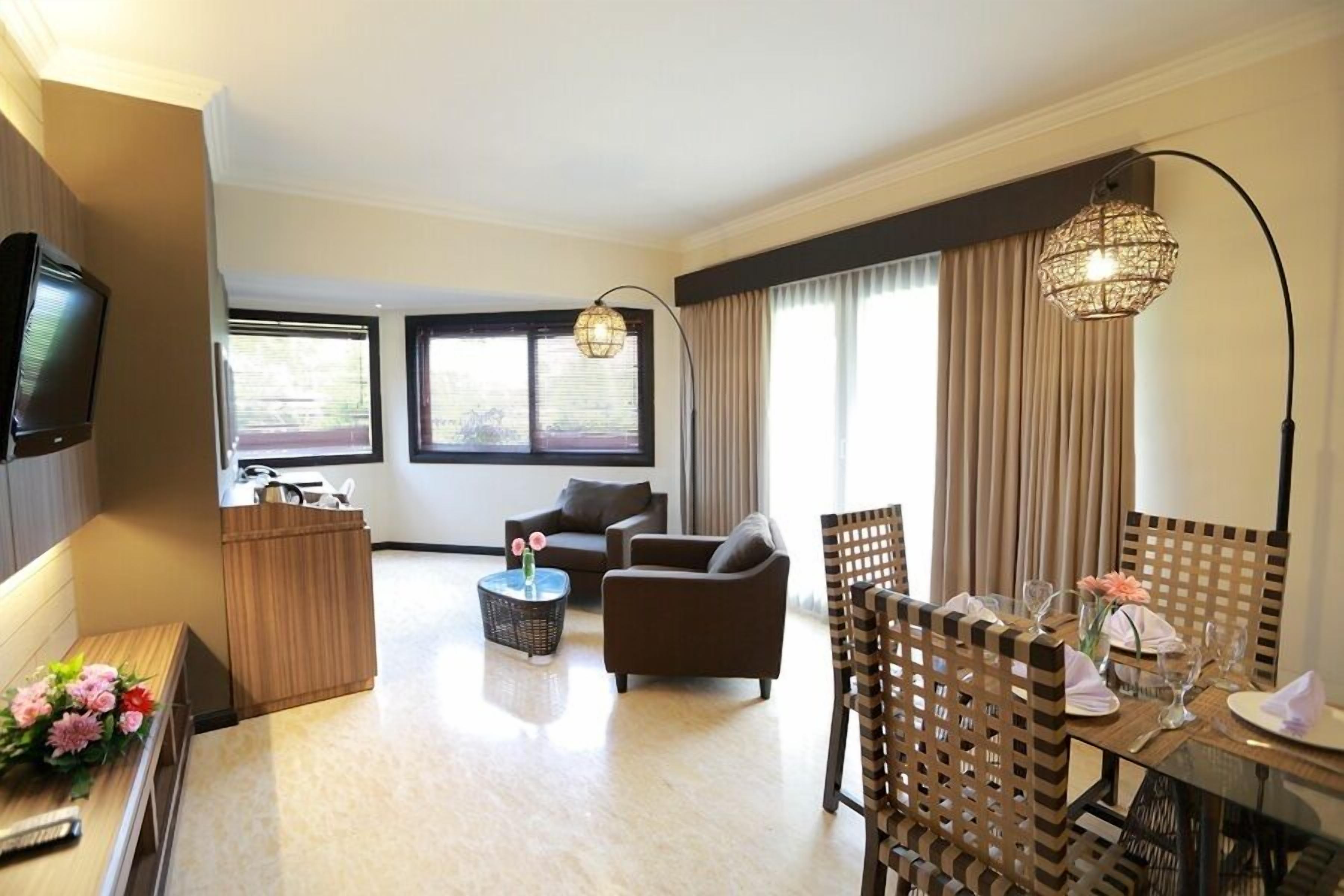 in-room safe, desk, iron/ironing board, free wifi