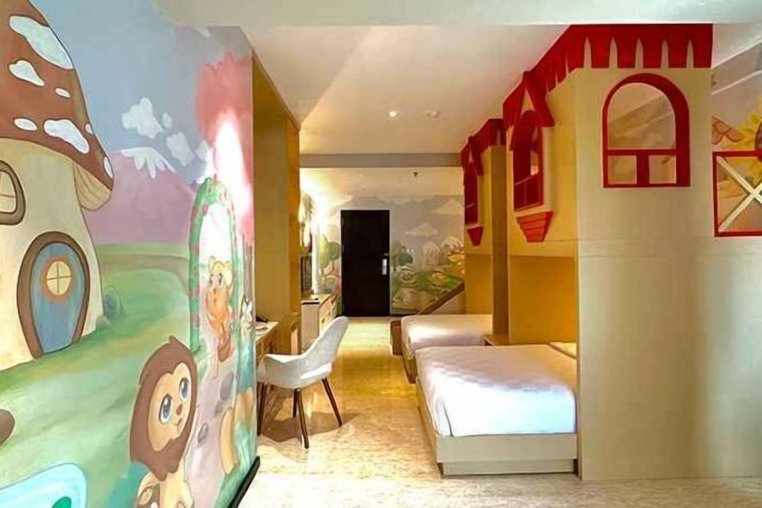 In-room safe, desk, free WiFi, bed sheets