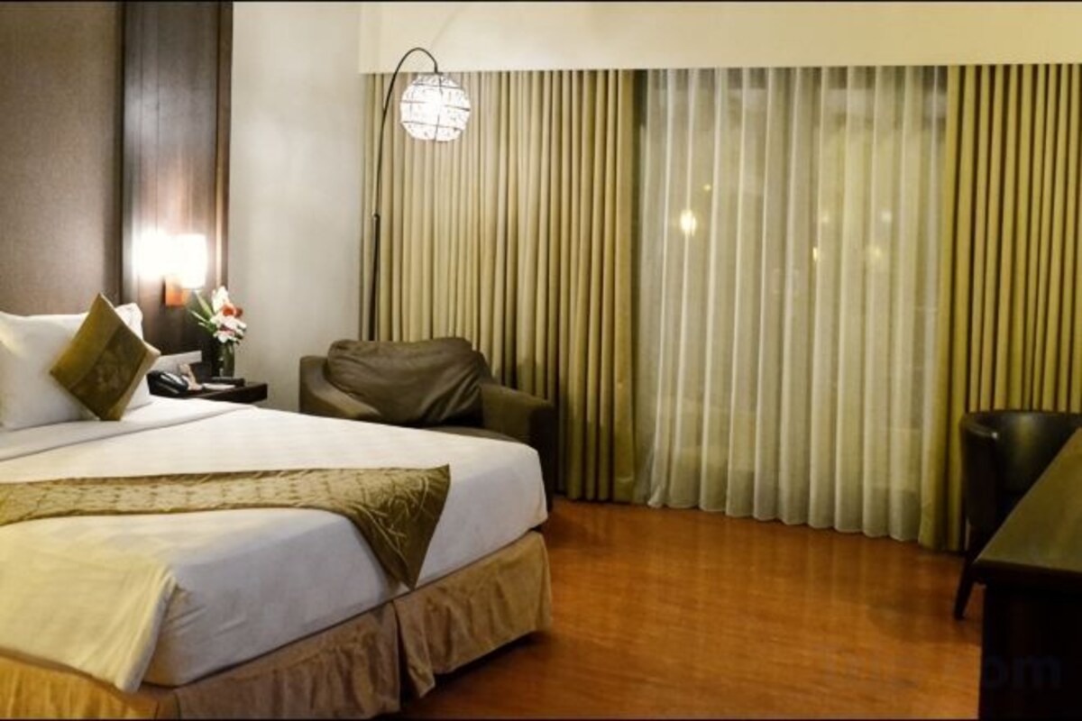 Premier Room