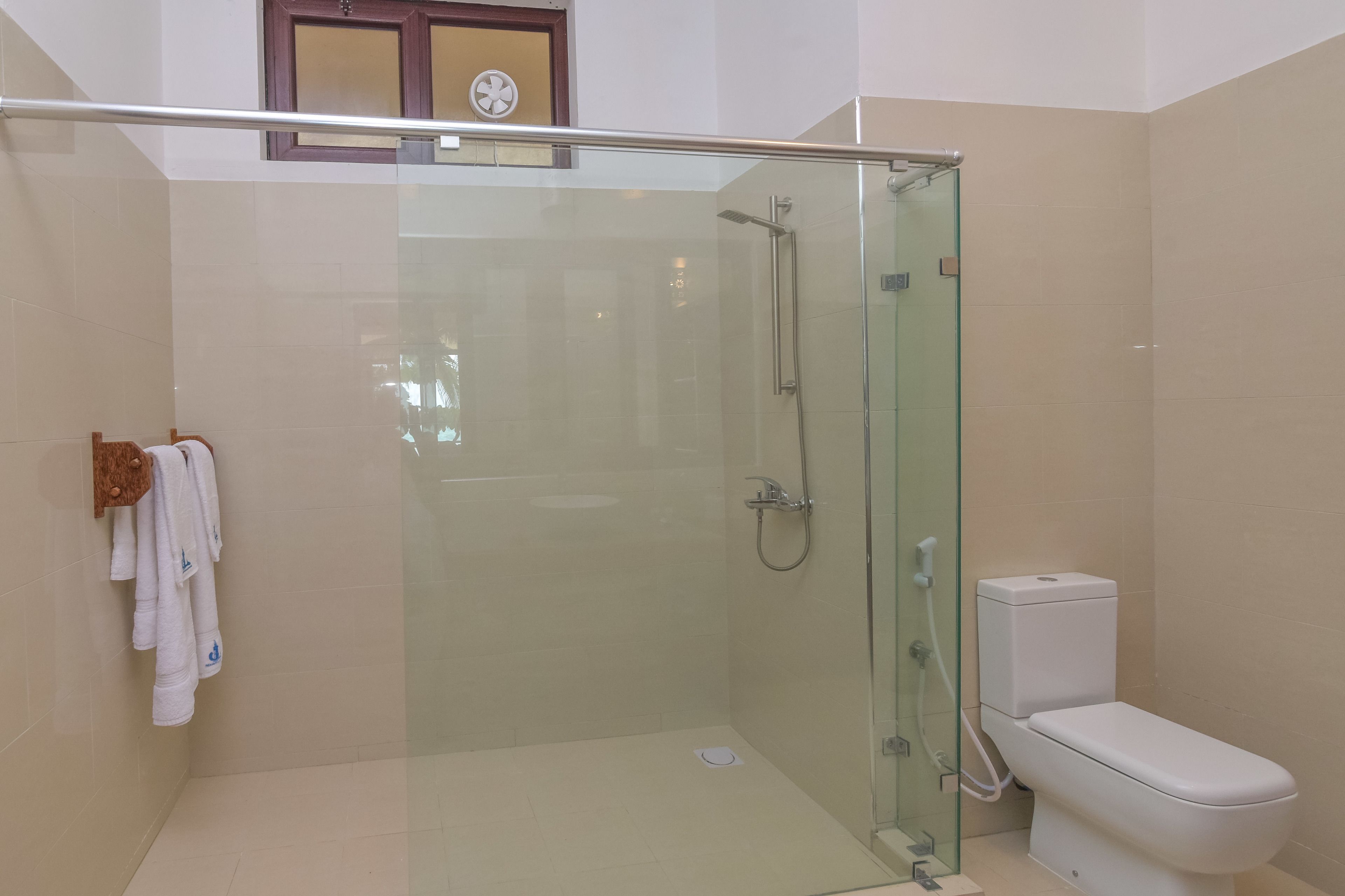 Buồng tắm vòi sen