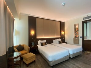 Superior Room, City View (Non-Smoking) | Hochwertige Bettwaren, Minibar, Zimmersafe, Schreibtisch