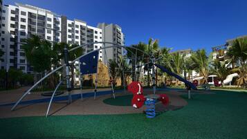 Children’s play area – outdoor