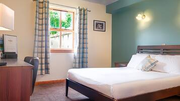 Bureau, fer et planche à repasser, Wi-Fi gratuit, draps fournis