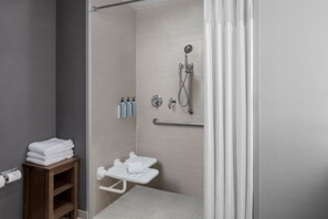 Buồng tắm vòi sen, đồ dùng nhà tắm miễn phí, máy sấy tóc, khăn tắm 