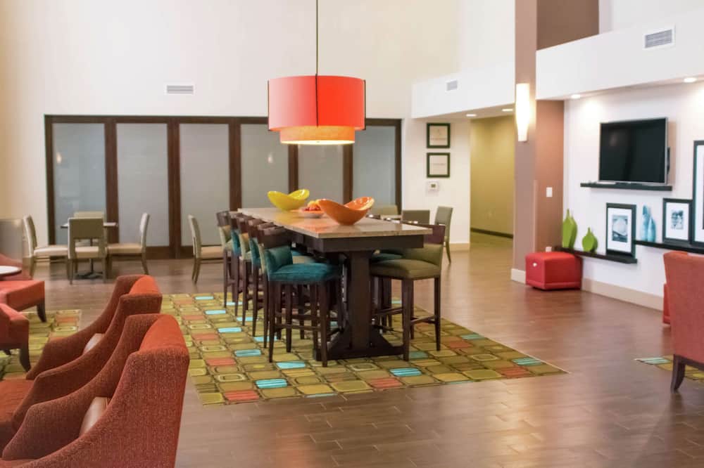 Hampton Inn & Suites Dallas/Frisco North-FieldhouseUSA