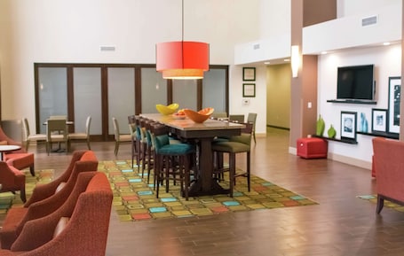 Lobby. Hampton Inn & Suites Dallas/Frisco North-FieldhouseUSA