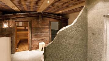 Sauna, reflexology, massage/treatment rooms