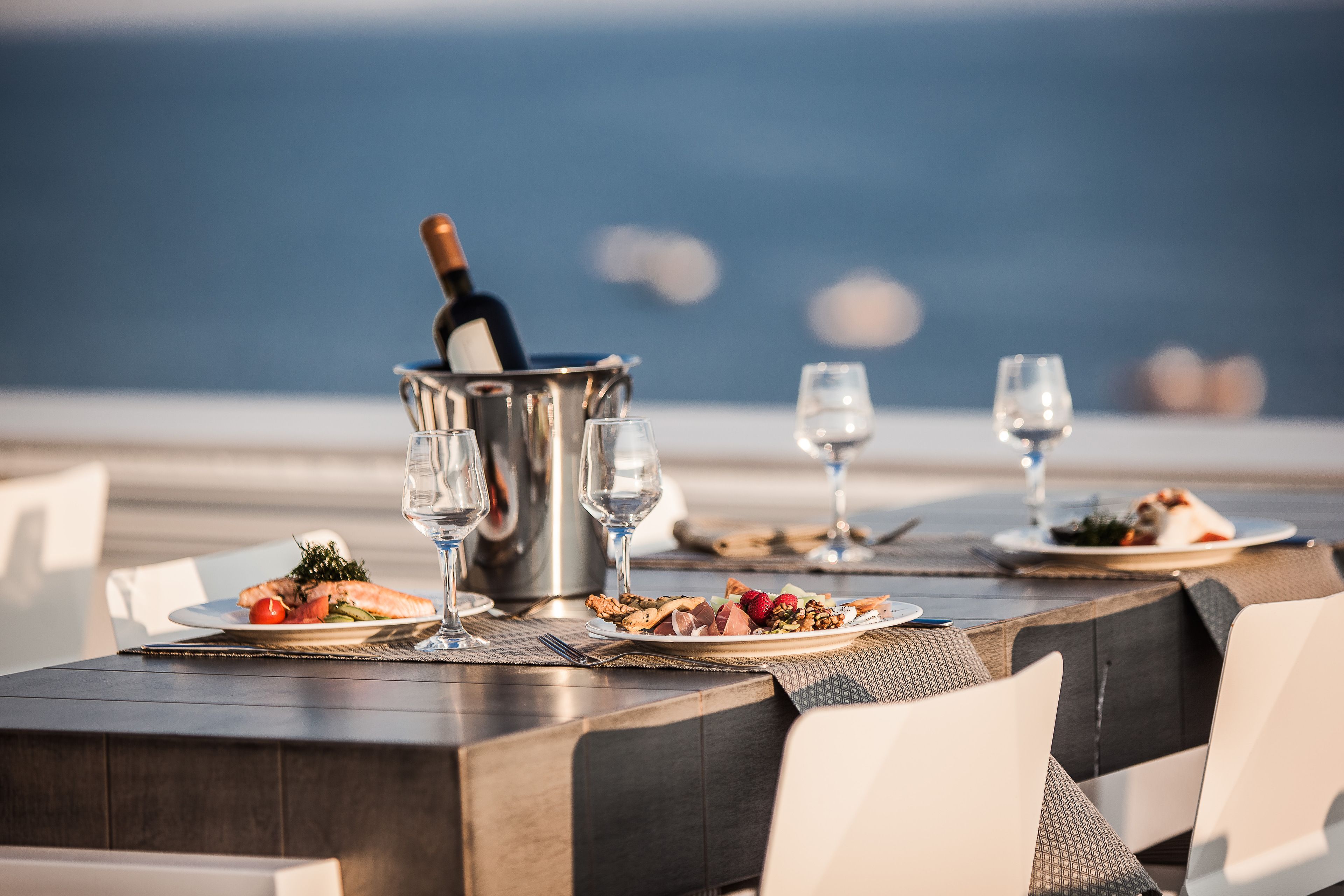 Breakfast, lunch, dinner served; Mediterranean cuisine 