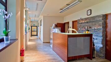 Sauna, hot tub, steam room, body treatments, hydrotherapy, aromatherapy