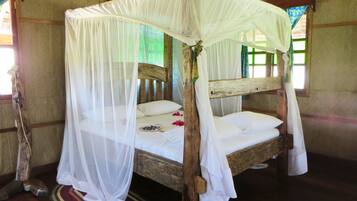 Jahazi Family House | In-room safe, laptop workspace, blackout drapes