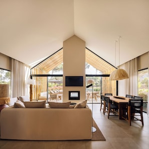 3 Bedroom Cabana Villa Superior | Living area | 40-inch LCD TV with cable channels - Sublime Comporta Country Retreat & SPA (Grandola)