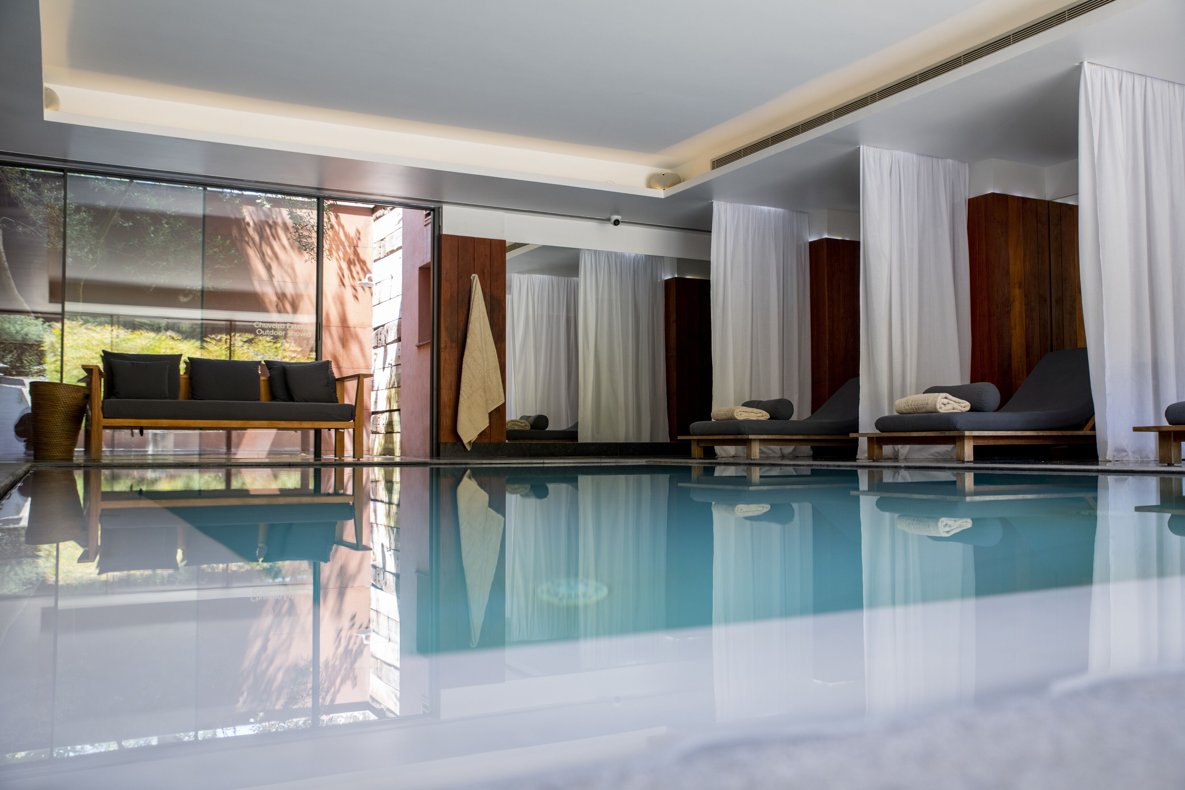 Sauna seca, banheira de hidromassagem, tratamentos corporais