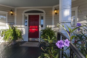 Mặt tiền nơi lưu trú