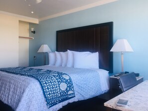 Standard Room, 1 King Bed