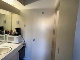 Secador de pelo, toallas