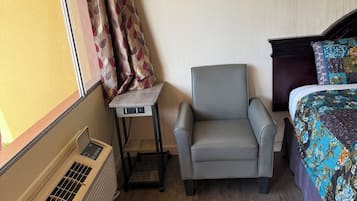 Camera, 1 letto queen | Letti aggiuntivi gratuiti, Wi-Fi gratuito, lenzuola