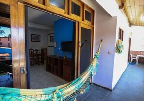 Chalé luxo | Cofres nos quartos, individualmente decorados