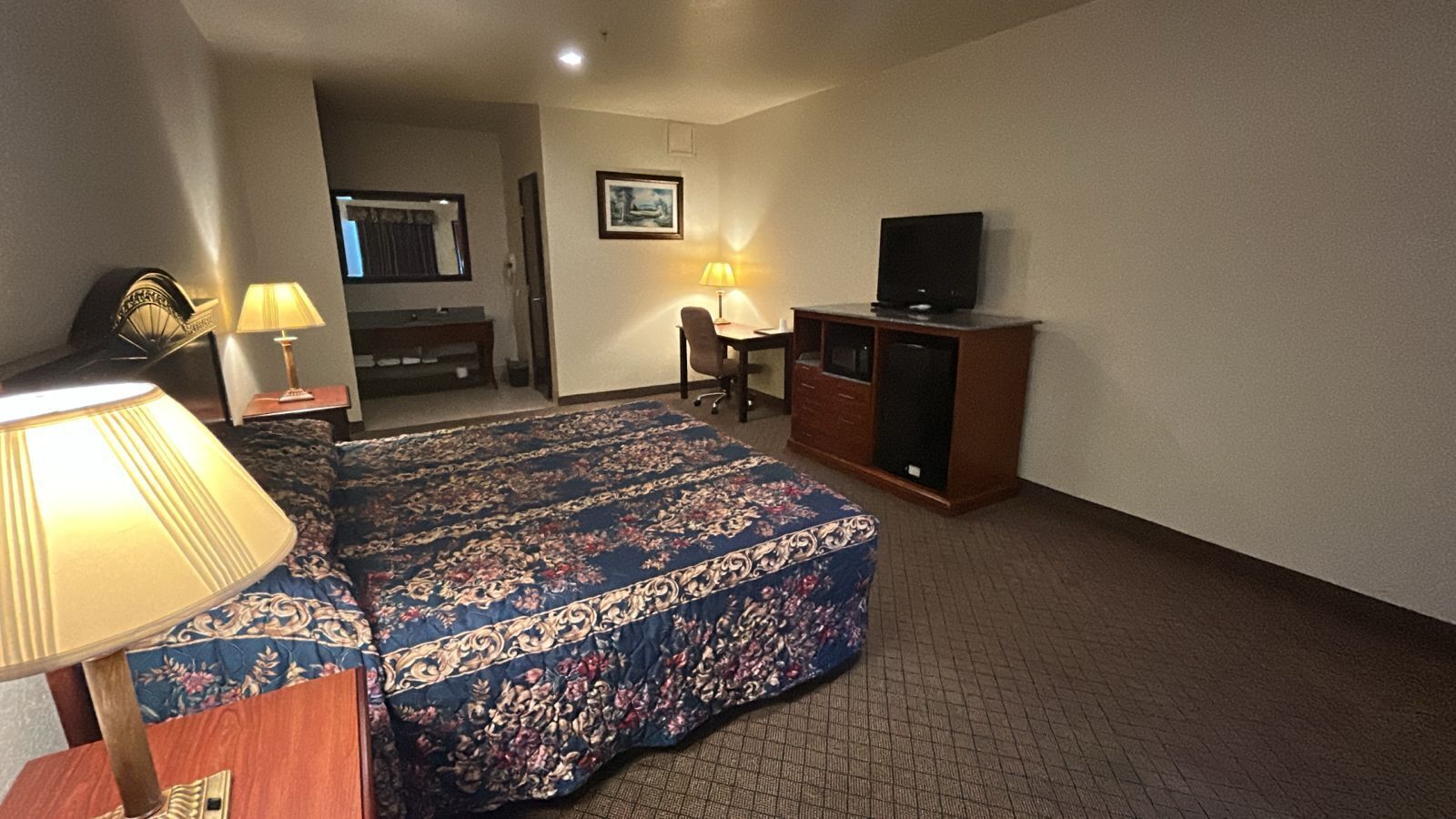 Desk, free WiFi, bed sheets