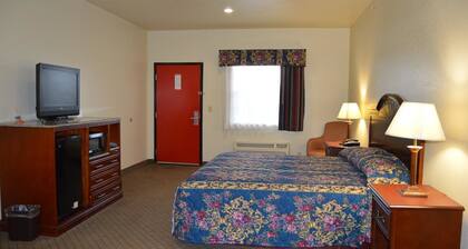 Super 8 by Wyndham Kiowa