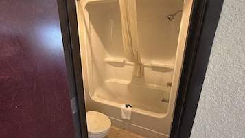 Chambre, 1 trĂšs grand lit, fumeur | Salle de bain