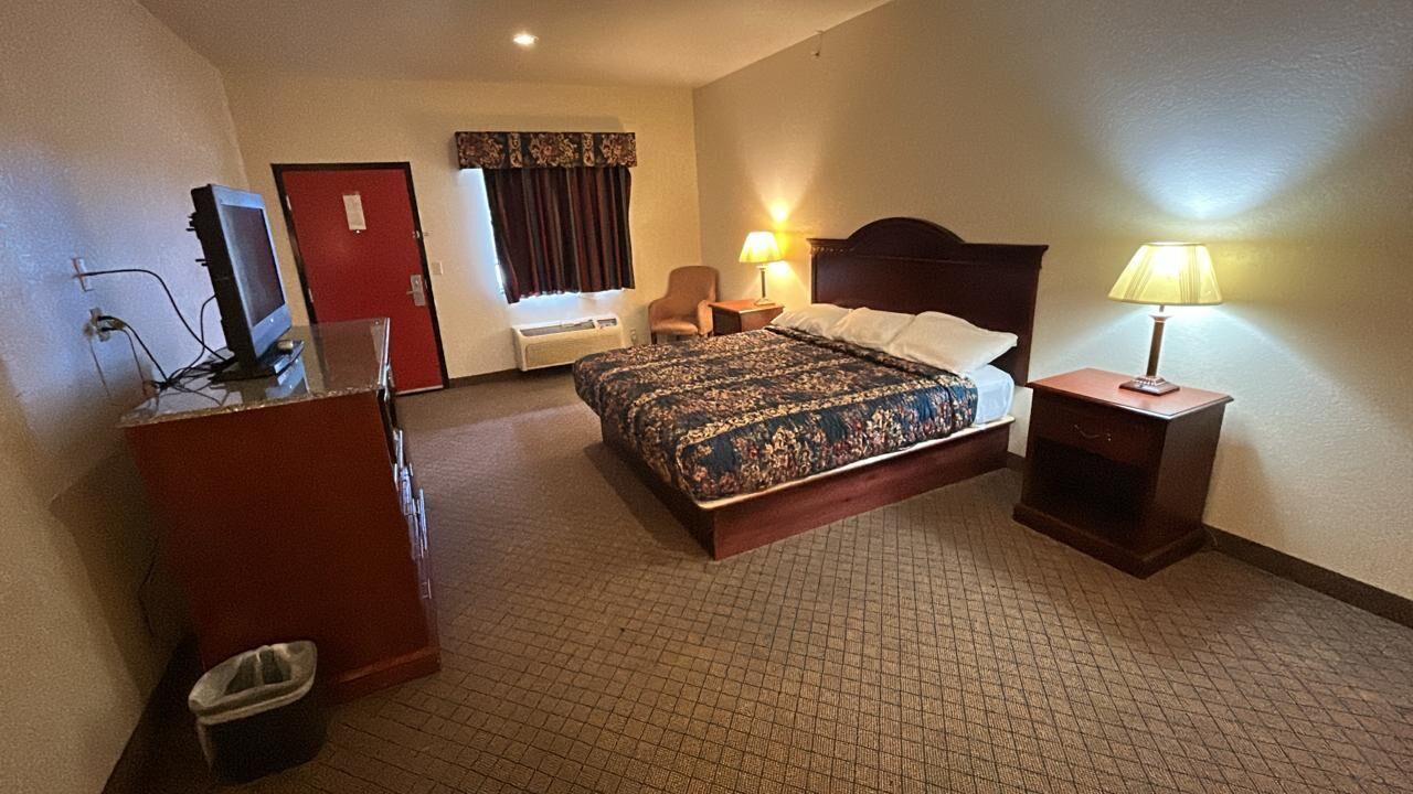 Desk, free WiFi, bed sheets