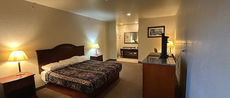 Room, 1 King Bed, Non Smoking | Desk, free WiFi, bed sheets