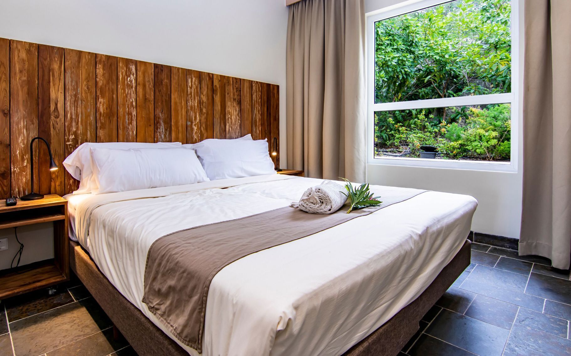 Premium bedding, in-room safe, desk, laptop workspace