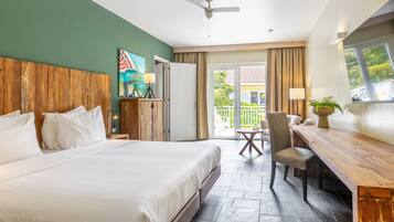 Chambre Familiale | Literie de qualité supérieure, coffres-forts dans les chambres, bureau