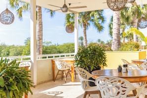 Daily continental breakfast for a fee - Bayside Boutique Hotel - Blue Bay Golf & Beach Resort (Sint Michiel)