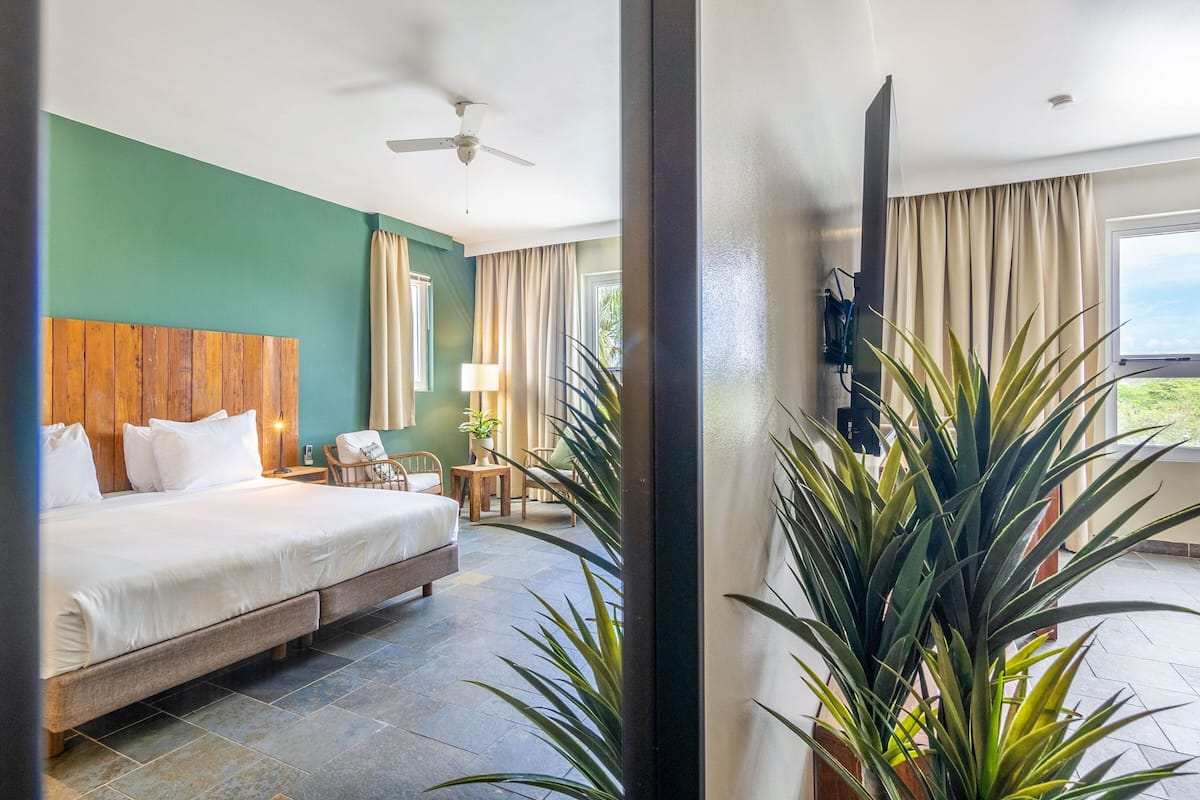 Habitación familiar | 1 dormitorio, ropa de cama de alta calidad, caja fuerte y escritorio