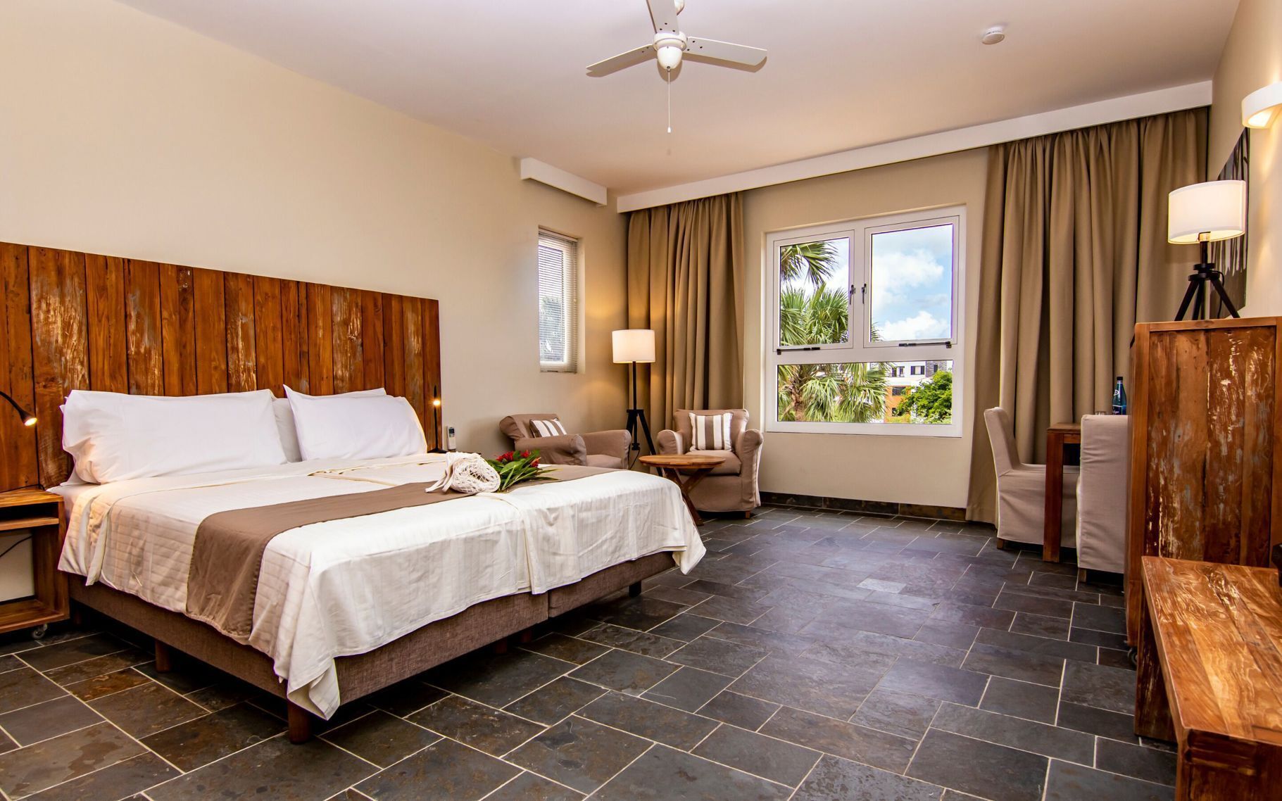 Premium bedding, in-room safe, desk, laptop workspace