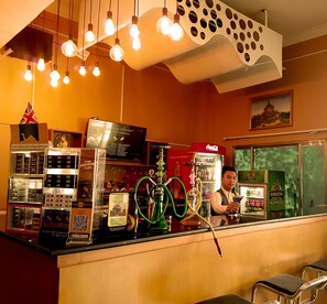 Cocktail bar - Hotel 63 (Yangon)