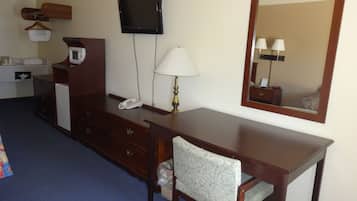 Room, 1 Queen | Desk, iron/ironing board, rollaway beds, free WiFi