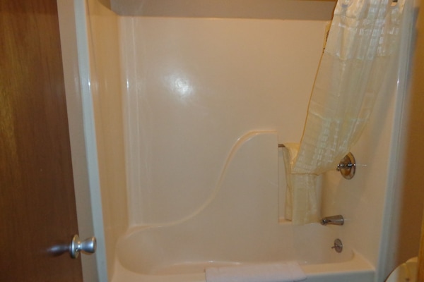 Desk, iron/ironing board, rollaway beds, free WiFi