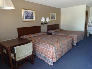 Classic Double Room | Desk, iron/ironing board, rollaway beds, free WiFi - National 9 Inn Garden City (Garden City)