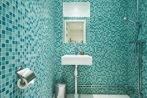 Shower, hair dryer - Safestay Pisa Centrale (Pisa)